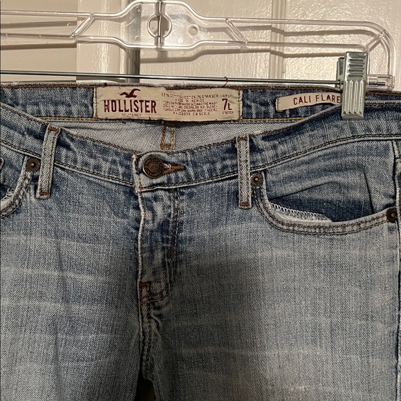 Hollister Women's Distressed Blue Jeans - Picture 2 of 7